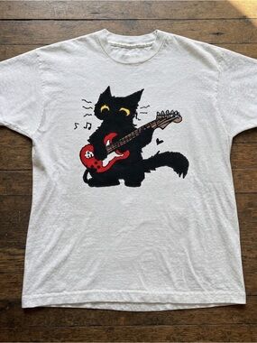 Rocking Black Cat Graphic Tee Gildan White Cotton Music T-Shirt